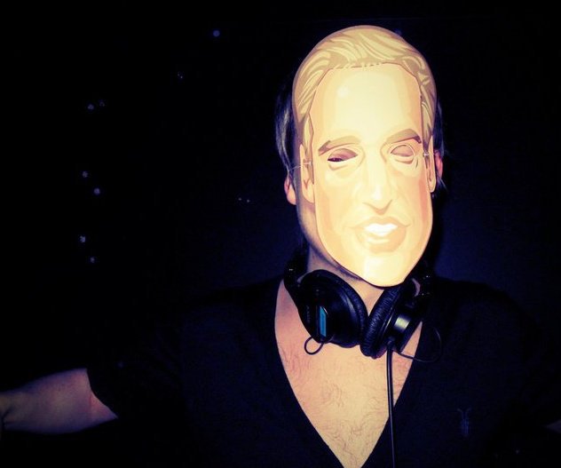 222429_221577964525294_166213853395039_1021482_3831461_n